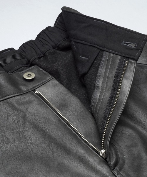 NO ID.（ノーアイディ）の「【NO ID.】Synthetic Leather Zip Flare Pants / シンセティック レザー ジップ フレア パンツ（スラックス・メンズ・グレー/ブラック・2/1）」の21枚目の写真