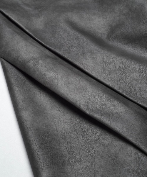 NO ID.（ノーアイディ）の「【NO ID.】Synthetic Leather Zip Flare Pants / シンセティック レザー ジップ フレア パンツ（スラックス・メンズ・グレー/ブラック・2/1）」の12枚目の写真