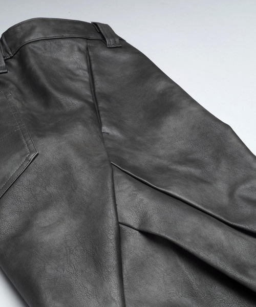 NO ID.（ノーアイディ）の「【NO ID.】Synthetic Leather Zip Flare Pants / シンセティック レザー ジップ フレア パンツ（スラックス・メンズ・グレー/ブラック・2/1）」の14枚目の写真