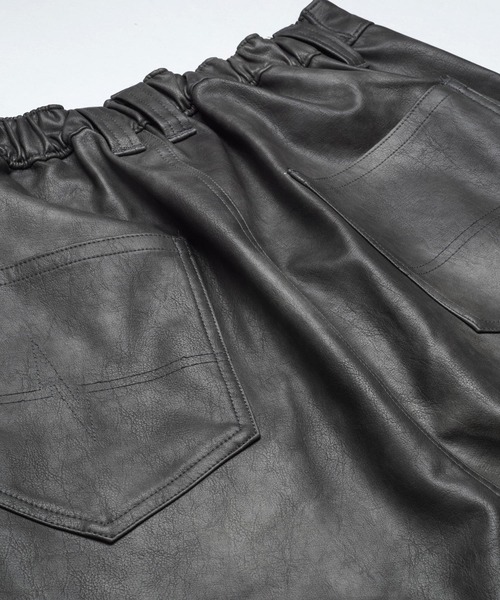 NO ID.（ノーアイディ）の「【NO ID.】Synthetic Leather Zip Flare Pants / シンセティック レザー ジップ フレア パンツ（スラックス・メンズ・グレー/ブラック・2/1）」の7枚目の写真