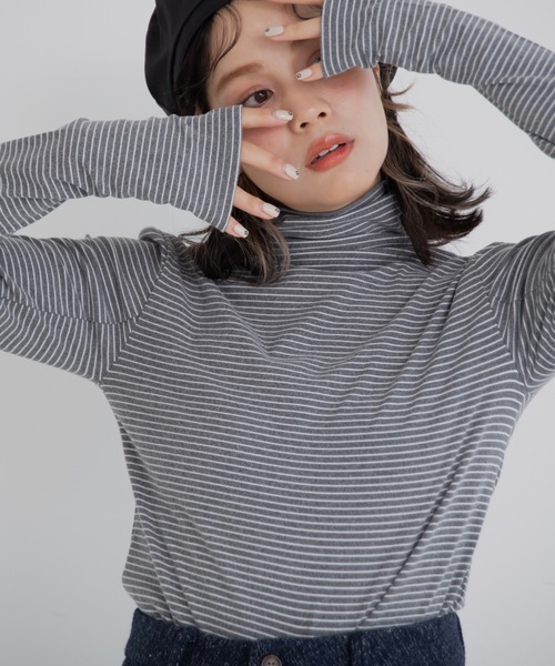 JUMELLE(ジュメロ)の「【極暖】ボーダーフィンガータートル | 真冬 防寒(Tシャツ/カットソー・レディース・アイボリー/グレー/ホワイト・MEDIUM)」の2枚目の写真