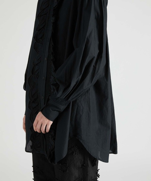 crinkle crinkle crinkle（クリンクルクリンクルクリンクル）の「【crinkle crinkle crinkle】front scallop ribbon blouse/フロントスカラップリボンブラウス（シャツ/ブラウス・レディース・ブラック/ホワイト・FREE）」の7枚目の写真