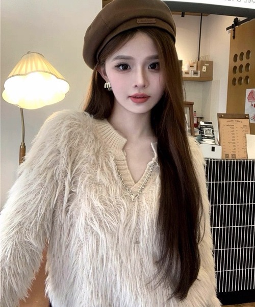VIBGYOR(ヴィブジョー)の「シャギーファー風 Vネックニット/韓国 Y2K ふわもこ(CZ)(ニット/セーター・レディース・パープル/ホワイト/アイボリー・FREE)」の7枚目の写真