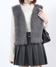 Salong hameu（サロン ハミュー）の「レイヤードで映えるフェミニンアイテム シャギーファー ショート丈ベスト レディース（ベスト）」