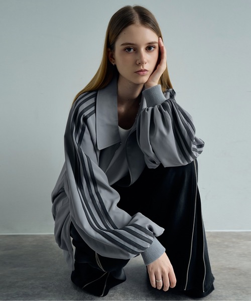 ELLUV（エルブ）の「【ELLUV/エルヴ】ヘビードレープツイル フェイクスウェード4ラインモードトラックジャケット（ジャージ・メンズ・ブラック/チャコールグレー/ライトグレー・S/M/L）」の10枚目の写真