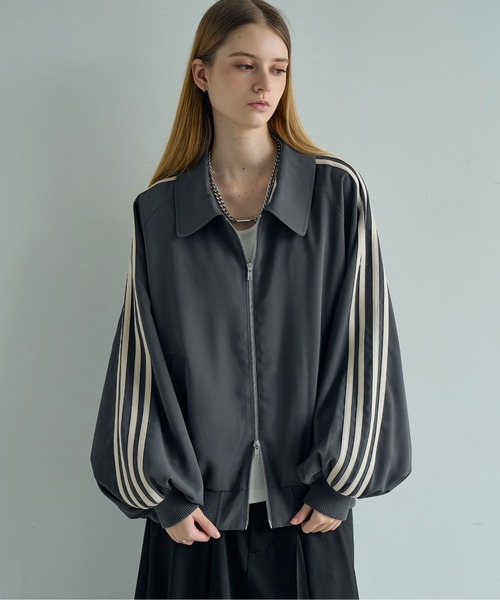 ELLUV（エルブ）の「【ELLUV/エルヴ】ヘビードレープツイル フェイクスウェード4ラインモードトラックジャケット（ジャージ・メンズ・ブラック/チャコールグレー/ライトグレー・S/M/L）」の21枚目の写真