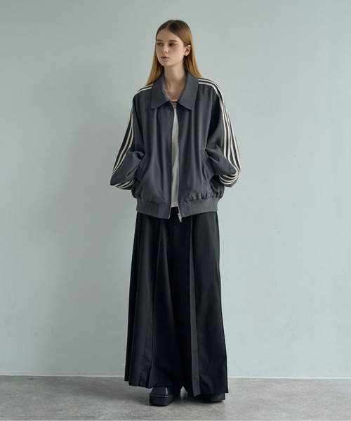 ELLUV（エルブ）の「【ELLUV/エルヴ】ヘビードレープツイル フェイクスウェード4ラインモードトラックジャケット（ジャージ・メンズ・ブラック/チャコールグレー/ライトグレー・S/M/L）」の19枚目の写真