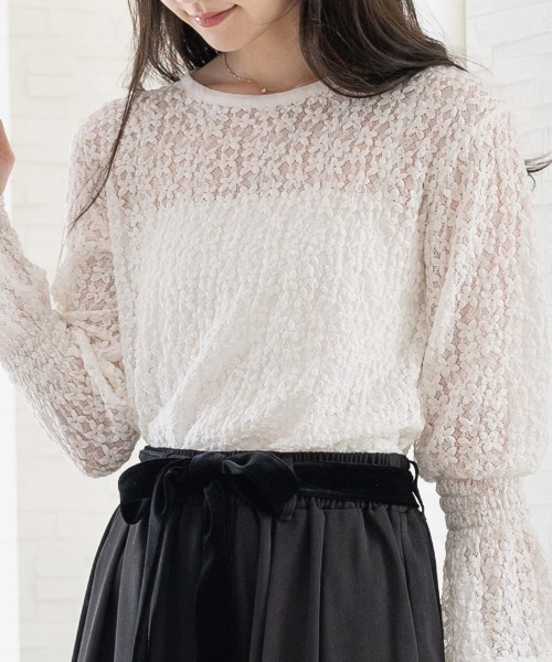 Neige(ネージュ)の「ストレッチお花レーストップス(Tシャツ/カットソー・レディース・アイボリー/ブラック・ONE SIZE)」の2枚目の写真
