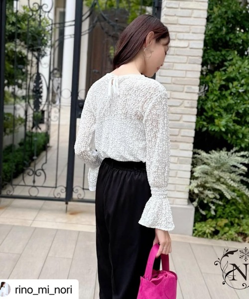 Neige(ネージュ)の「ストレッチお花レーストップス(Tシャツ/カットソー・レディース・アイボリー/ブラック・ONE SIZE)」の22枚目の写真