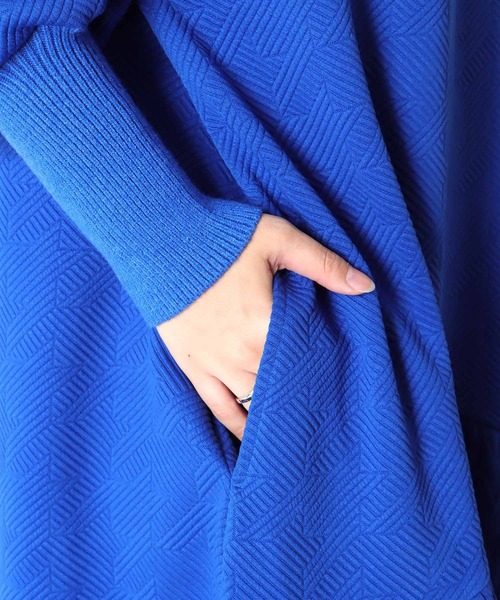 Three Four Time(スリーフォータイム)の「膨れジャガード柄MIXニットワンピース(ワンピース・レディース・ブルー/ブラック・FREE)」の19枚目の写真