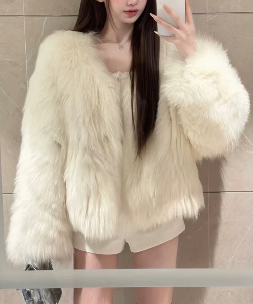 LOULOU select（ルルセレクト）の「ファーショート丈コート（その他アウター・レディース・ブラック/アイボリー・M）」の6枚目の写真
