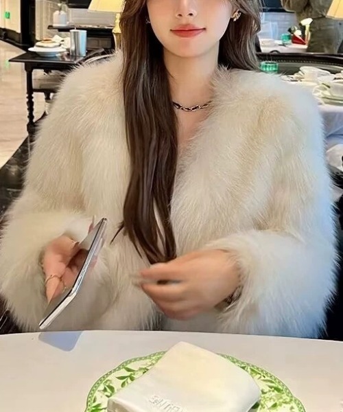 LOULOU select（ルルセレクト）の「ファーショート丈コート（その他アウター・レディース・ブラック/アイボリー・M）」の9枚目の写真