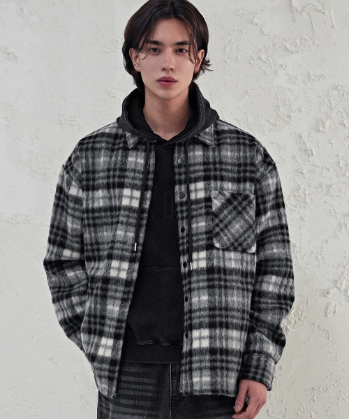 AVANDRESS(アバンドレス )の「Sanders Check Shirt Jacket BLACK(その他アウター・レディース・ブラック・LARGE/MEDIUM)」の4枚目の写真