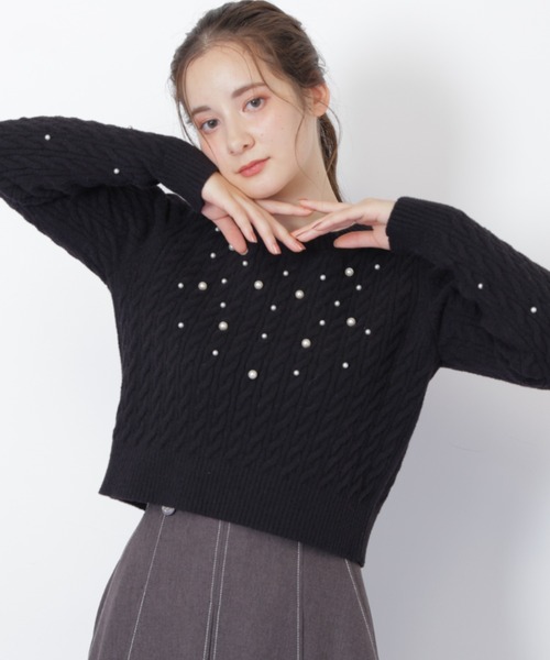 JILL by JILL STUART(ジルバイジルスチュアート)の「◇ランダムパールミニケーブルニット(ニット/セーター・レディース・ブラック/ホワイト/レッド・FREE)」の2枚目の写真