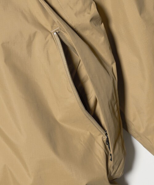 THE NORTH FACE(ザノースフェイス)の「<THE NORTH FACE>クロノス トリクライメイト ジャケット(ナイロンジャケット・レディース・ブラック/ベージュ・M/L)」の21枚目の写真