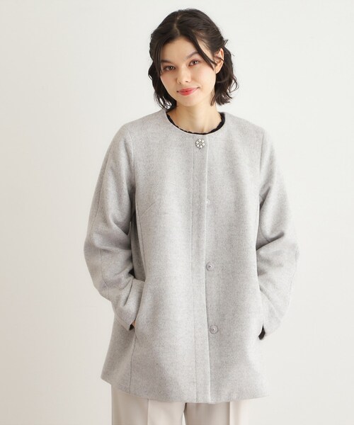 LAURA ASHLEY(ローラアシュレイ)の「【ウール混/ビジューボタン】ミドル丈コート(ノーカラーコート・レディース・ライトグレー/パープル・38/40)」の3枚目の写真