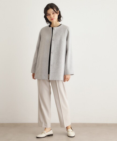 LAURA ASHLEY(ローラアシュレイ)の「【ウール混/ビジューボタン】ミドル丈コート(ノーカラーコート・レディース・ライトグレー/パープル・38/40)」の4枚目の写真
