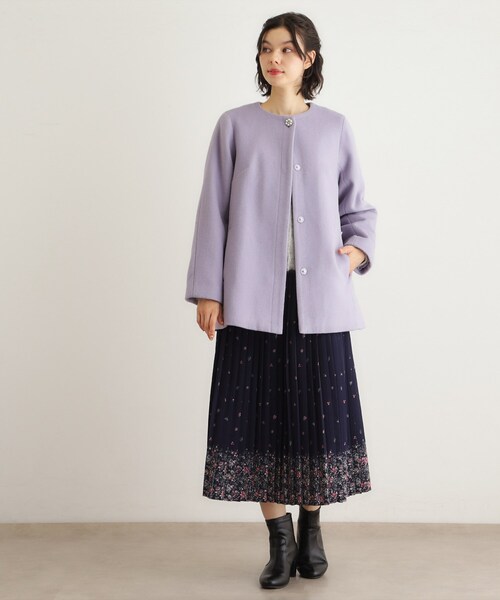 LAURA ASHLEY(ローラアシュレイ)の「【ウール混/ビジューボタン】ミドル丈コート(ノーカラーコート・レディース・ライトグレー/パープル・38/40)」の8枚目の写真