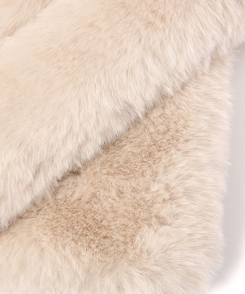 studio CLIP(スタディオクリップ)の「フェイクファー差し込みマフラー(マフラー・レディース・アイボリー/ブラウン/ベージュ・FREE)」の7枚目の写真