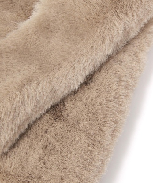 studio CLIP(スタディオクリップ)の「フェイクファー差し込みマフラー(マフラー・レディース・アイボリー/ブラウン/ベージュ・FREE)」の13枚目の写真