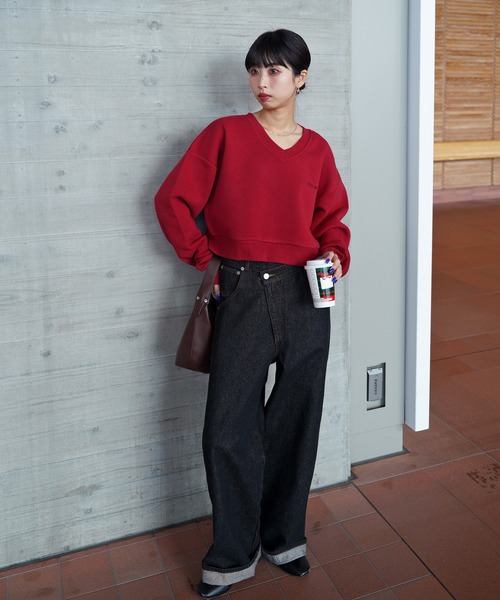 Chillfar(チルファー)の「Vネック刺繍ショート丈スウェット(スウェット・レディース・グレー/ネイビー系/ブラウン系/ブラック/オートミール/レッド・FREE)」の11枚目の写真