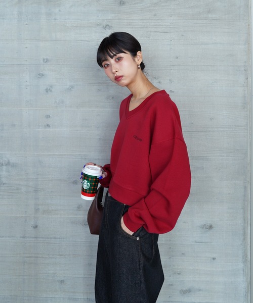 Chillfar(チルファー)の「Vネック刺繍ショート丈スウェット(スウェット・レディース・グレー/ネイビー系/ブラウン系/ブラック/オートミール/レッド・FREE)」の8枚目の写真