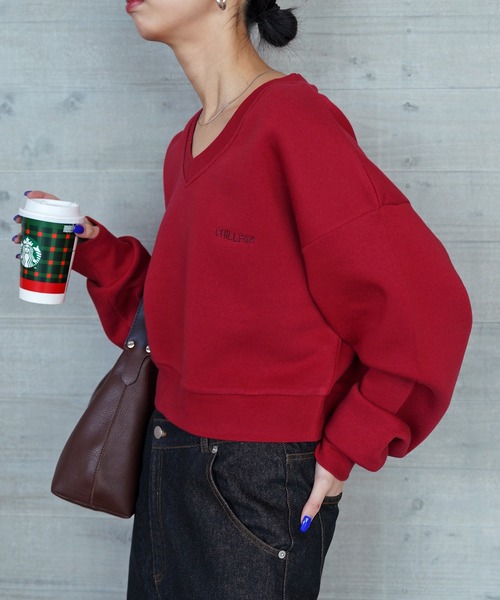 Chillfar(チルファー)の「Vネック刺繍ショート丈スウェット(スウェット・レディース・グレー/ネイビー系/ブラウン系/ブラック/オートミール/レッド・FREE)」の9枚目の写真