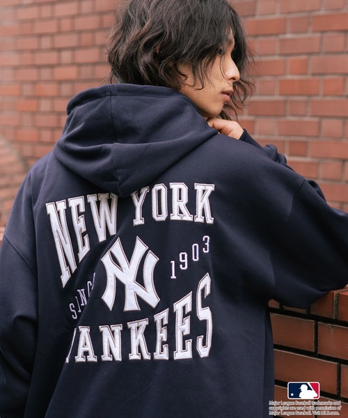 MLB(メジャーリーグベースボール)の「【MLB/メジャーリーグベースボール】裏起毛 バックロゴ フーディー プルオーバーパーカー(パーカー・メンズ・杢グレー/ブラウン/ネイビー・MEDIUM/LARGE/X-LARGE)」の1枚目の写真