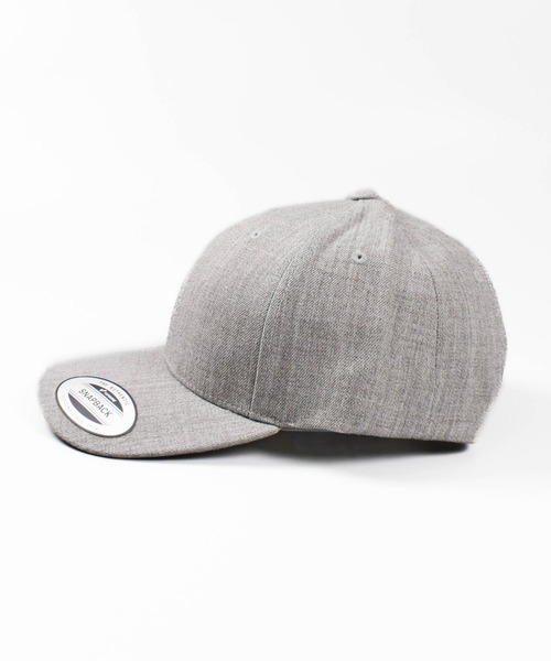 FLEXFIT（フレックスフィット）の「【PH3】【FLEXFIT/フレックスフィット】Yupoong Premium Curved Visor Snapback 6789M（キャップ・メンズ・ヘザーグレー/マルーン・FREE）」の11枚目の写真