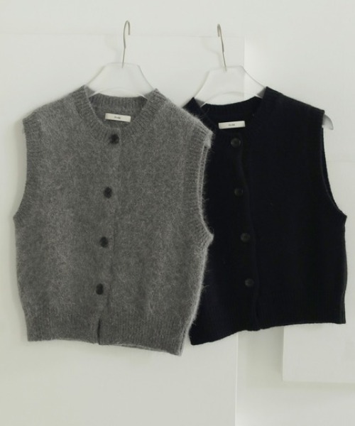 anuke Crewneck Botton Vest