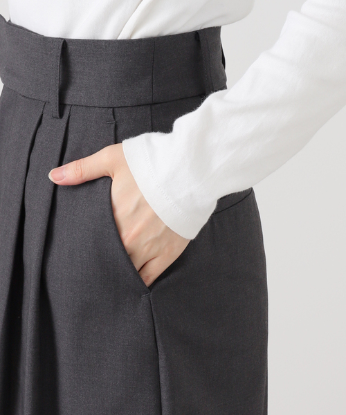 SLOBE IENA(スローブイエナ)の「タックショートトパンツ(その他パンツ・レディース・グレー・38/36)」の5枚目の写真