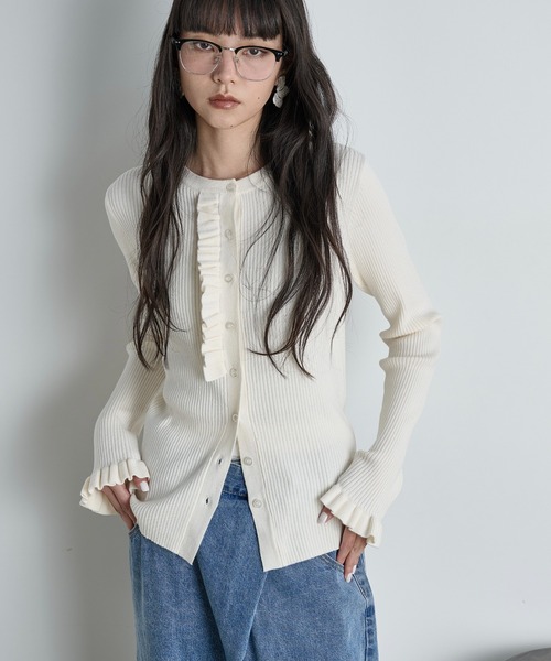 THE YOn(ザヨン)の「フリルデザインリブニットカーディガン(カーディガン/ボレロ・レディース・グレー/ピンク/サックスブルー/アイボリー・FREE)」の6枚目の写真