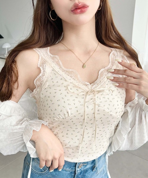 moment+（モーメントプラス）の「花柄プリントテレコリブフロントシャーリングリボンレースタンクトップ（タンクトップ・レディース・オフホワイト/ブラック/ナチュラル・M）」の5枚目の写真