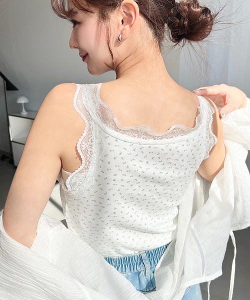 moment+（モーメントプラス）の「花柄プリントテレコリブフロントシャーリングリボンレースタンクトップ（タンクトップ・レディース・オフホワイト/ブラック/ナチュラル・M）」の21枚目の写真
