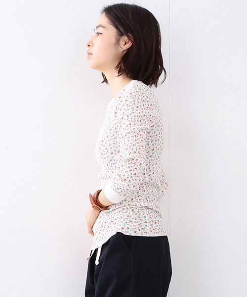 BEAMS BOY（ビームスボーイ）の「BEAMS BOY / フラワー プリント サーマル クルー（Tシャツ/カットソー・レディース・ホワイト/ナチュラル・ONE SIZE）」の18枚目の写真