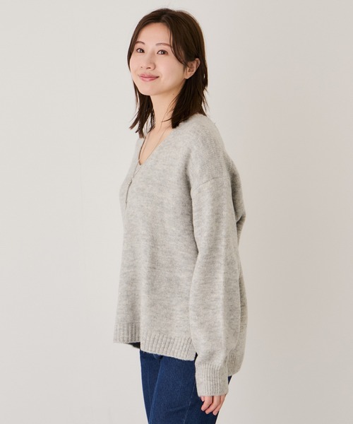 Jayro(ジャイロ)の「ヤクライクVネックニットプルオーバー(Tシャツ/カットソー・レディース・ライトグレー/ダークブラウン/ピンク/グリーン系その他・FREE)」の7枚目の写真