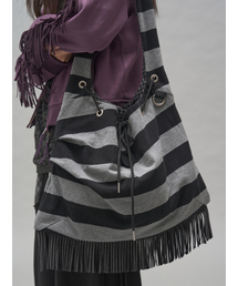 SOMSOC（ソムソック）の「VIAN FRINGE CONTRAST BAG_BLACK（メッセンジャーバッグ）」