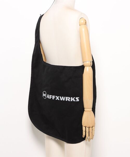 L.H.P（エルエイチピー）の「AFFIX/アフィックス/CIRCULAR BAG（トートバッグ・メンズ・ブラック・F）」の6枚目の写真