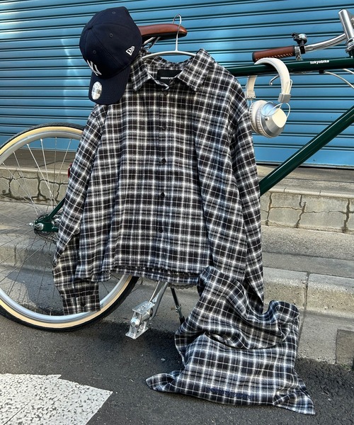 UNDERSTATEMENTs(アンダーステイトメント)の「【ユニセックス】2setストライプ&チェックシャツ×トートバッグ(シャツ/ブラウス・メンズ・ネイビー/ブラウン/ブラック系その他2/ネイビー系2/ブラック系その他/チャコールグレー・MEDIUM/LARGE)」の3枚目の写真