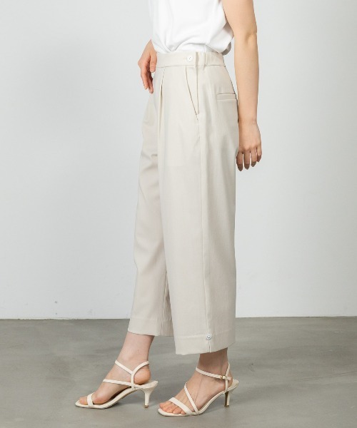 STUDIO PICONE(スタジオピッコーネ)の「フロントタック八分丈パンツ(その他パンツ・レディース・ライトグリーン/ライトブラウン/ネイビー/ベージュ・LL/L/M)」の17枚目の写真