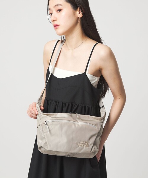 THE NORTH FACE(ザノースフェイス)の「<THE NORTH FACE>カペラ 5(5L)(ショルダーバッグ・レディース・ブラック/オフホワイト・FREE)」の2枚目の写真