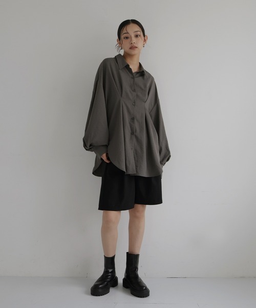 hellam(へラム)の「【hellam×HOTARU】合繊ウエストタックシャツ(シャツ/ブラウス・レディース・ベージュ/チャコール/アイボリー/ブルー・FREE)」の19枚目の写真