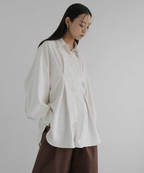 hellam(へラム)の「【hellam×HOTARU】合繊ウエストタックシャツ(シャツ/ブラウス・レディース・ベージュ/チャコール/アイボリー/ブルー・FREE)」の6枚目の写真