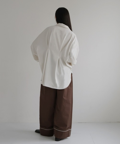 hellam(へラム)の「【hellam×HOTARU】合繊ウエストタックシャツ(シャツ/ブラウス・レディース・ベージュ/チャコール/アイボリー/ブルー・FREE)」の7枚目の写真