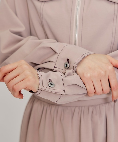 REDYAZEL（レディアゼル）の「【セットアップ可能】バイカラーステッチショートジャケット（スーツジャケット・レディース・ピンク/ネイビー/ベージュ・FREE）」の5枚目の写真