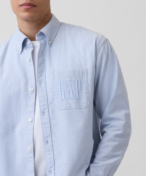 GAP(ギャップ)の「リラックスフィット クロップド ストレートヘム GAPロゴ オックスフォードシャツ(シャツ/ブラウス・メンズ・ピンク/オフホワイト/ライトブルー・S/M/L/XL/XS)」の3枚目の写真
