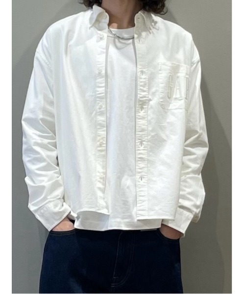 GAP(ギャップ)の「リラックスフィット クロップド ストレートヘム GAPロゴ オックスフォードシャツ(シャツ/ブラウス・メンズ・ピンク/オフホワイト/ライトブルー・S/M/L/XL/XS)」の8枚目の写真