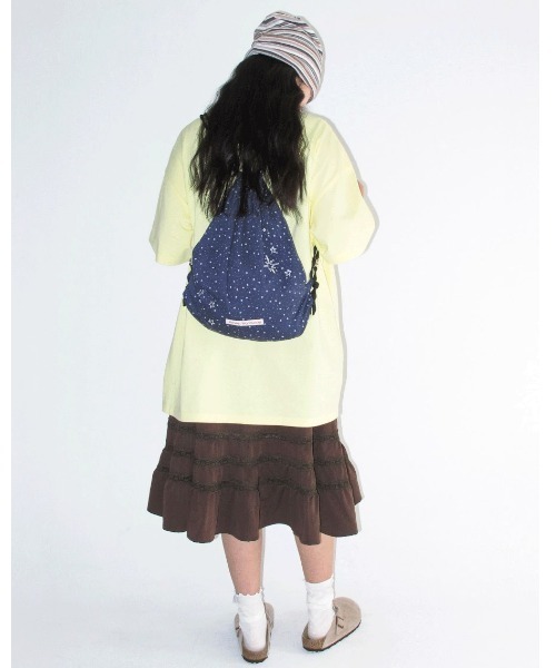 AMESWORLDWIDE（アメスワールドワイド）の「A'GEM/9 × .kom 『AMESWORLDWIDE/アメスワールドワイド』TWINKLE GYM SACK/トゥインクルジムサック（バックパック/リュック・レディース・ネイビー/イエロー・FREE）」の8枚目の写真