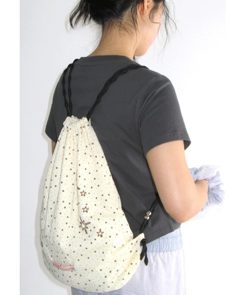 AMESWORLDWIDE（アメスワールドワイド）の「A'GEM/9 × .kom 『AMESWORLDWIDE/アメスワールドワイド』TWINKLE GYM SACK/トゥインクルジムサック（バックパック/リュック・レディース・ネイビー/イエロー・FREE）」の3枚目の写真