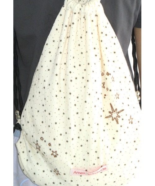 AMESWORLDWIDE（アメスワールドワイド）の「A'GEM/9 × .kom 『AMESWORLDWIDE/アメスワールドワイド』TWINKLE GYM SACK/トゥインクルジムサック（バックパック/リュック・レディース・ネイビー/イエロー・FREE）」の5枚目の写真